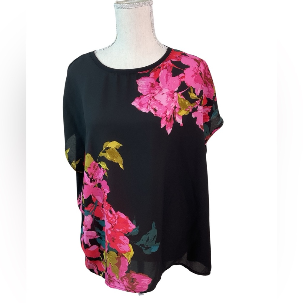 Rafaella Black Floral Short-Sleeve Women's Top - Pink Floral Print L